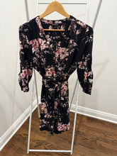 Load image into Gallery viewer, 41 Hawthorn - Women Dress XL  Adult XL
