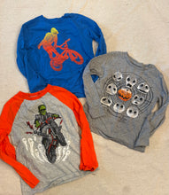 Load image into Gallery viewer, Gap Kids Halloween Shirt Bundle  6
