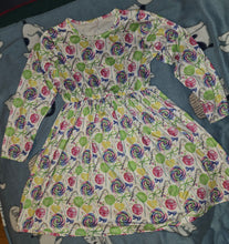 Load image into Gallery viewer, Candy Dress size 130 7/8 7
