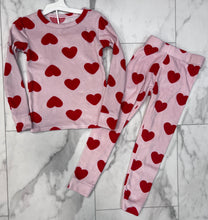 Load image into Gallery viewer, Cat &amp; Jack super soft Heart patterned 2pc pajama set 6
