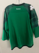 Load image into Gallery viewer, Reebok St. Pats Blackhawks jersey Big Kid LG
