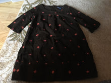 Load image into Gallery viewer, Gap kids corduroy, black dress with maroon flowers, Size XS (4-5) XS
