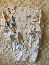 Load image into Gallery viewer, be a heart Nativity Print Pajamas Small
