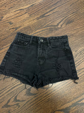 Load image into Gallery viewer, Junior black jean shorts  XS
