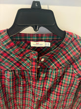 Load image into Gallery viewer, Vineyard vines top Small
