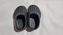 Load image into Gallery viewer, Native toddler size 4 (c4) Navy blue slip on shoes like new! 4
