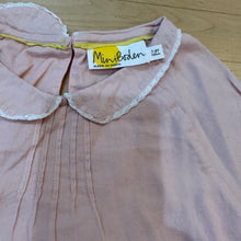 Load image into Gallery viewer, Mini Boden, light, pink blouse lace trim 8
