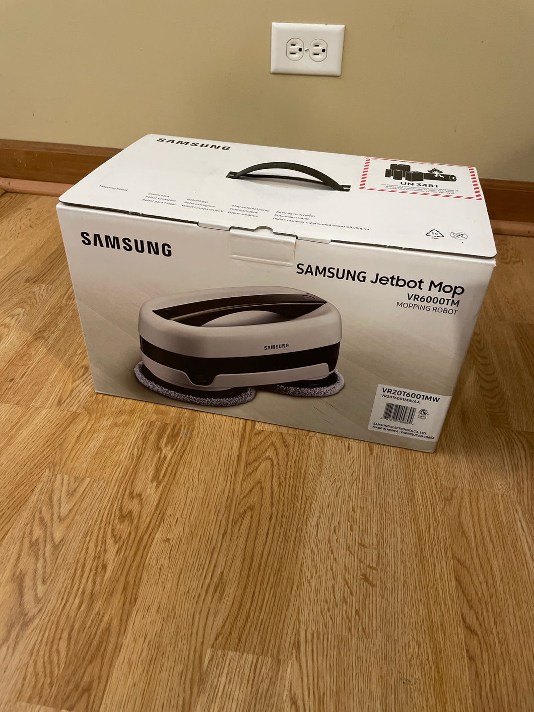 NEW IN BOX never opened Samsung Jetbot Mop