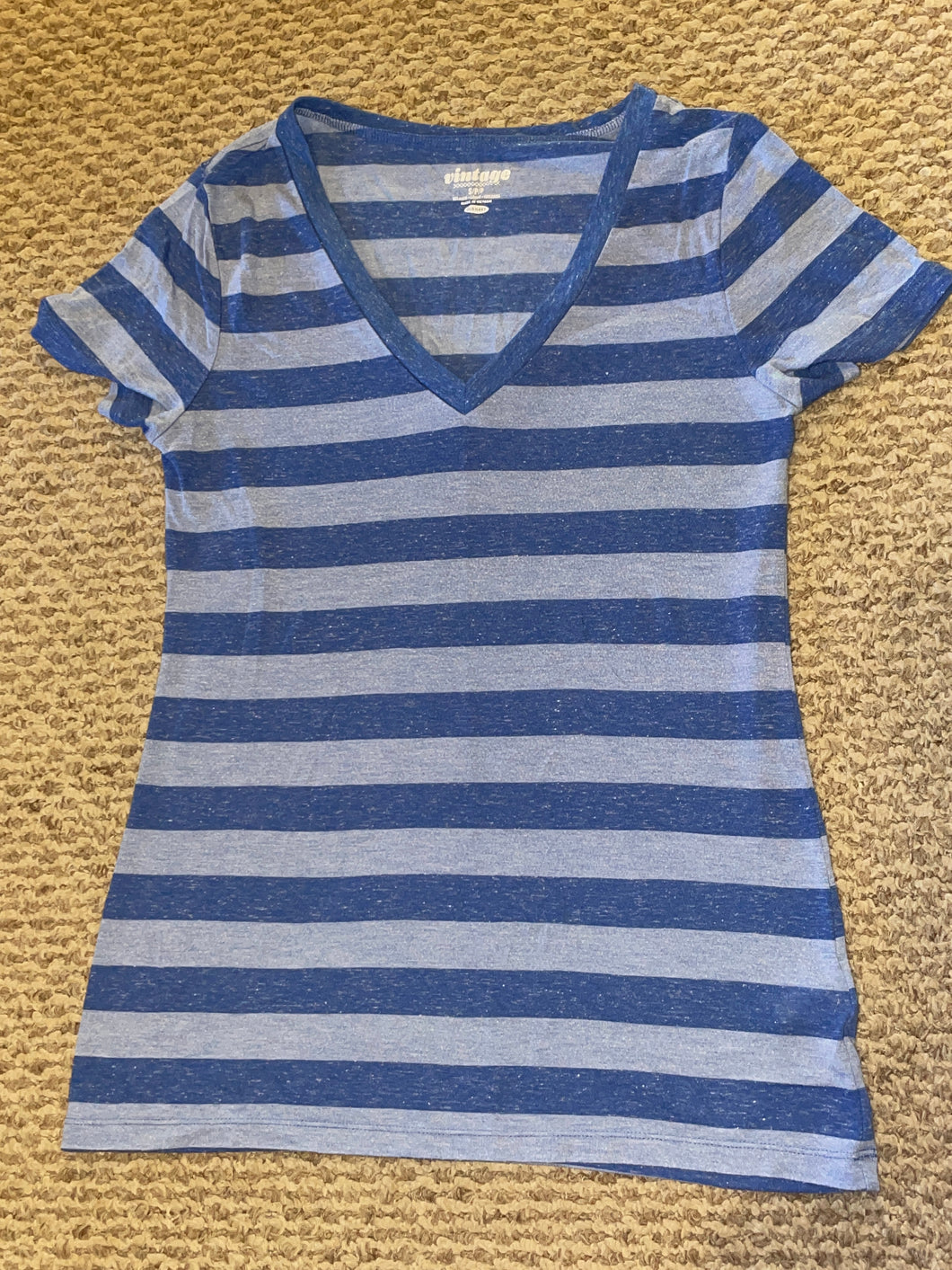 Old navy size small jrs vintage relaxed fit t-shirt blue stripe  Small