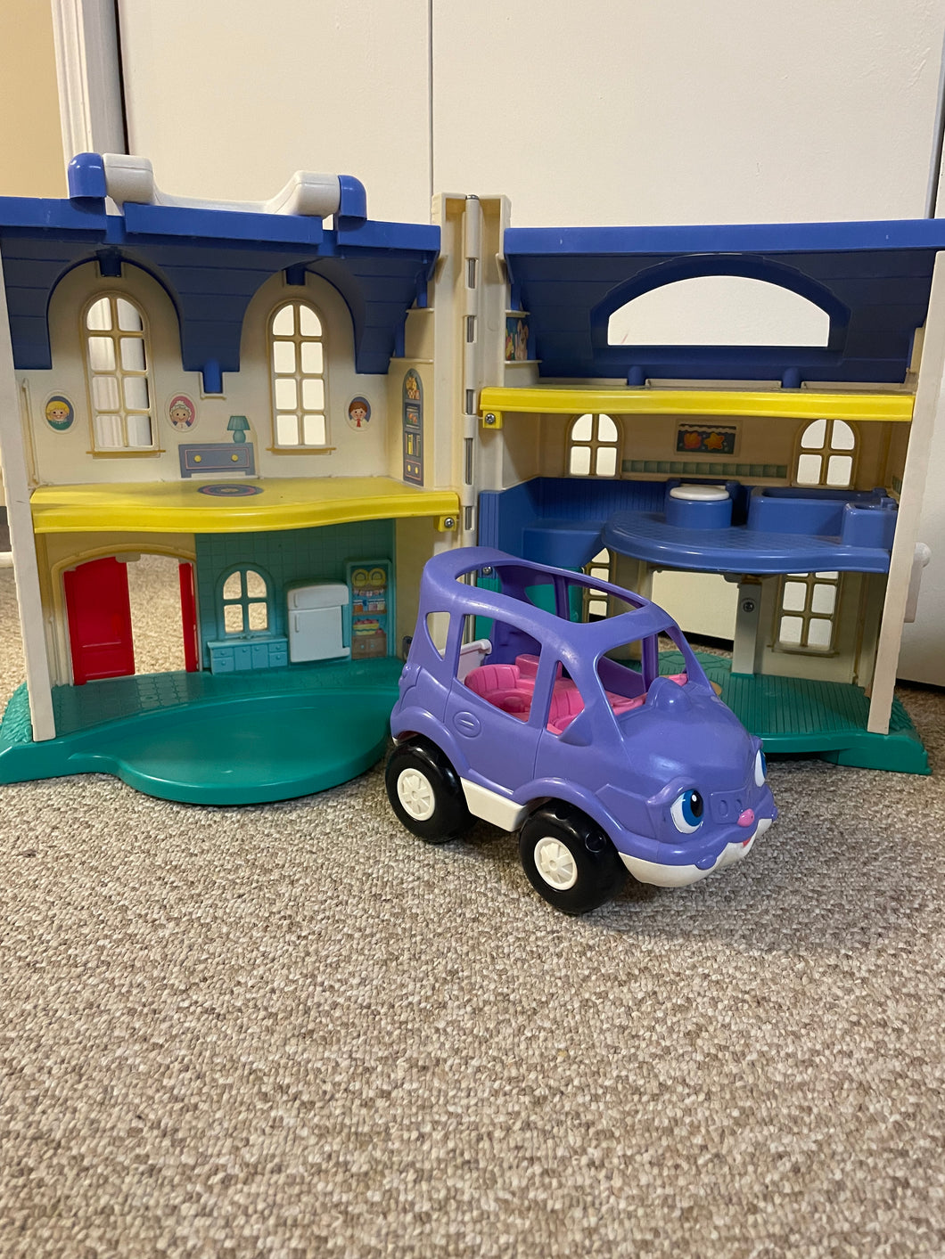 Little People House & Car