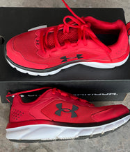Load image into Gallery viewer, Under Armour Assert 9 running shoe. Size 4 wide width. Like new 4
