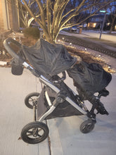 Load image into Gallery viewer, Baby Jogger City Select stroller
