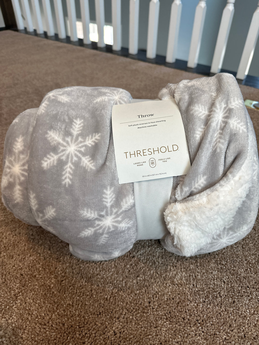 Threshold NEW snowflake blanket 50x60 size