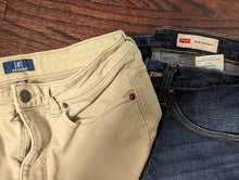 Load image into Gallery viewer, George and Wrangler pants size 28/30 28
