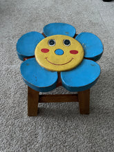 Load image into Gallery viewer, Flower wooden step stool
