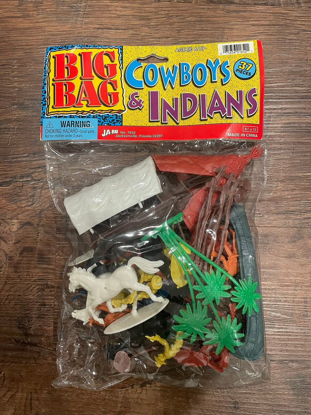 Cowboys and Indians 37piece set NEW JA-RU One Size