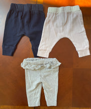 Load image into Gallery viewer, Carter’s pants 3 months
