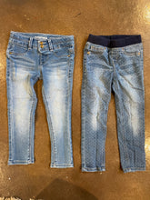 Load image into Gallery viewer, 2 pairs of stretchy jeans size 4t 4T
