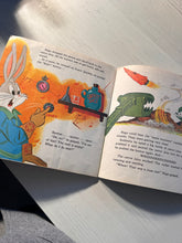 Load image into Gallery viewer, Bugs bunny book
