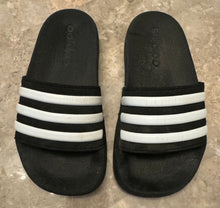 Load image into Gallery viewer, Adidas Slides Size 10 10
