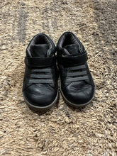 Load image into Gallery viewer, ETV - Toddler Boy Size 5 Black Shoes - Soles in Excellent Condition 5
