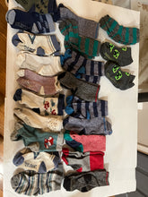 Load image into Gallery viewer, Mostly old navy brand socks 3-5yrs old 3
