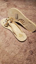 Load image into Gallery viewer, 1.4.3 Girl jelly flip flops, Womens size 6.5, beige with bow 6.5
