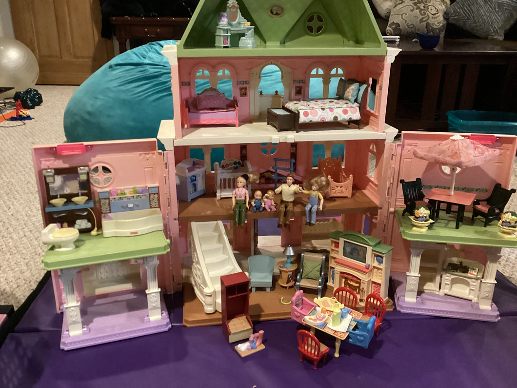 Fisher Price Loving Family Doll House