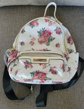 Load image into Gallery viewer, Juicy couture floral purse/backpack
