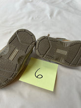 Load image into Gallery viewer, sperry brand brown leather loafer size 6 ages 18-24 months 18 months
