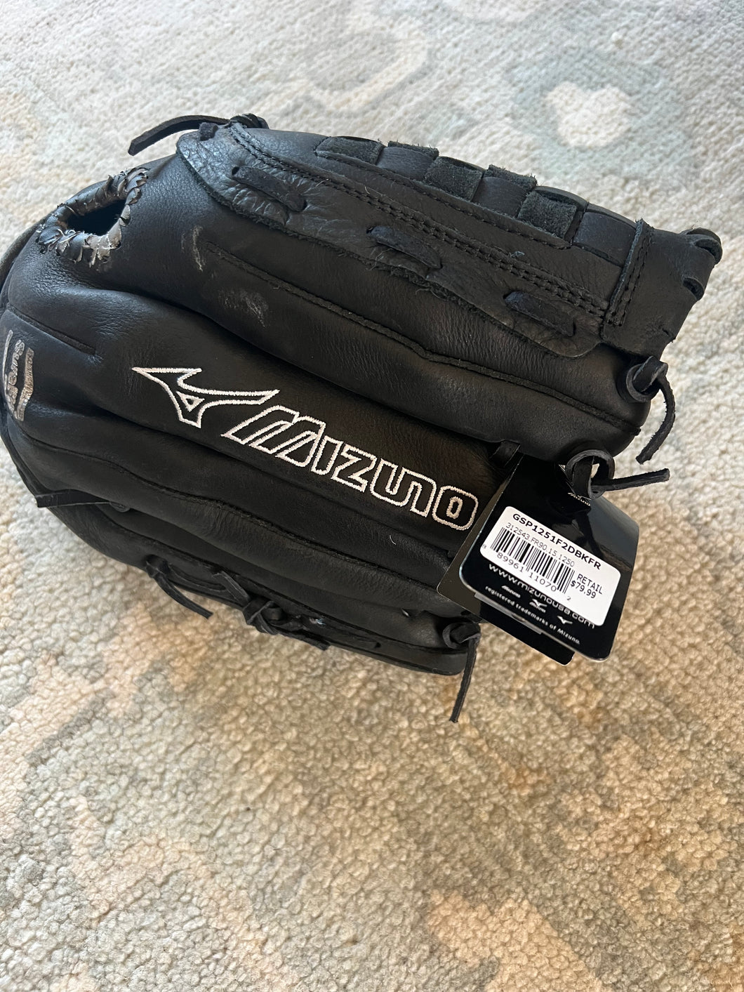 Mizuno 12.5 inch softball glove - left handed NEW One Size