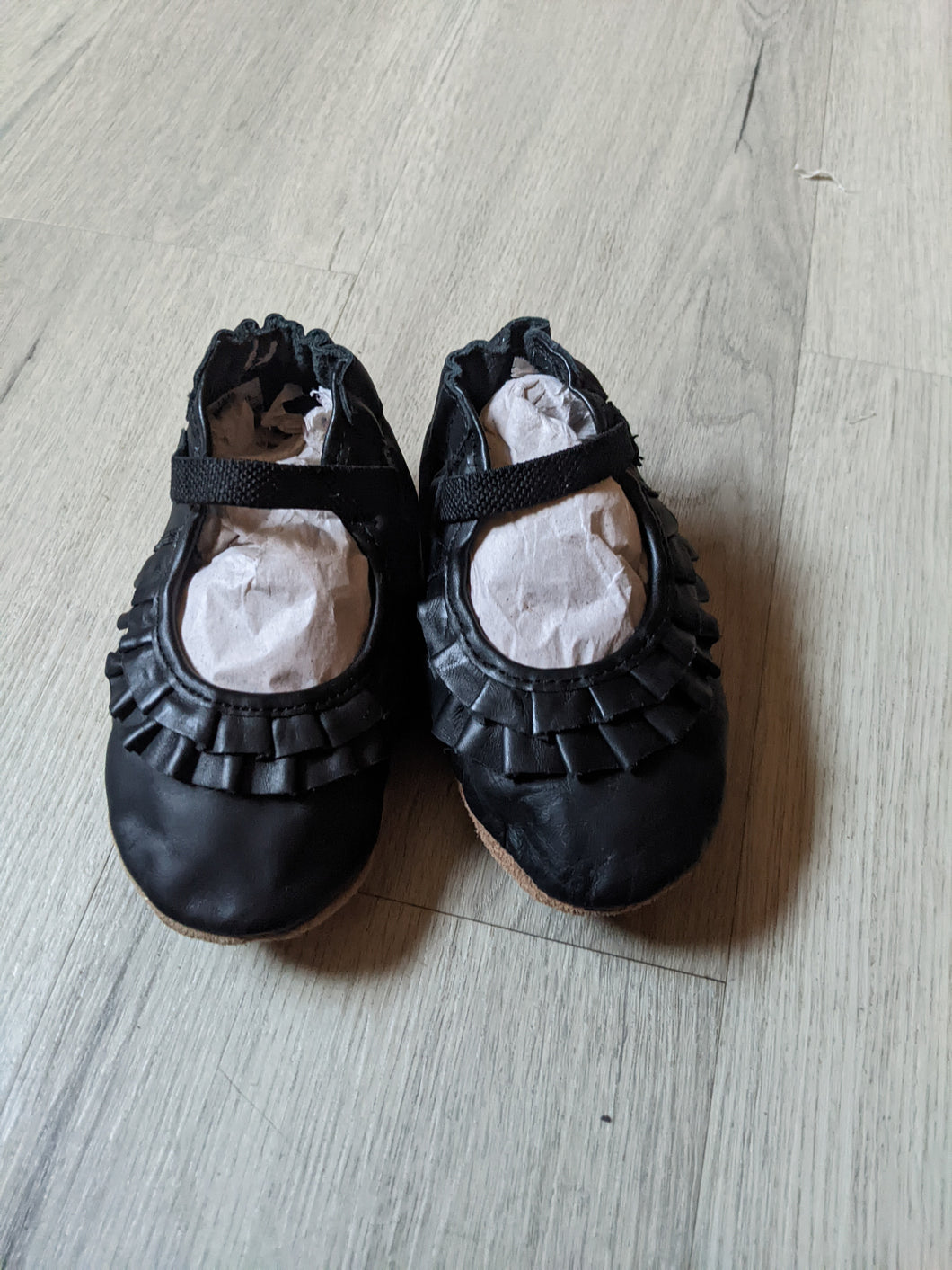 Robeez New Ruffle Black Mary Jane's 12-18 12 months