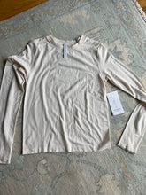 Load image into Gallery viewer, Athleta ascent seamless top Med - cream color Adult Medium
