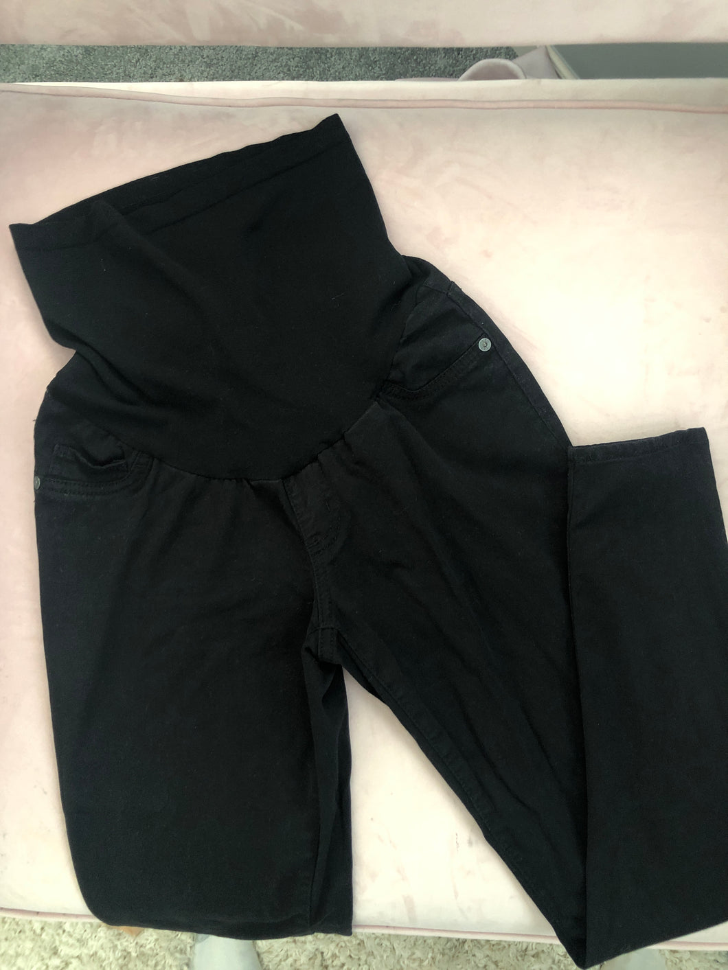 A pea in the pod - black maternity jeans. excellent condition! Adult Small