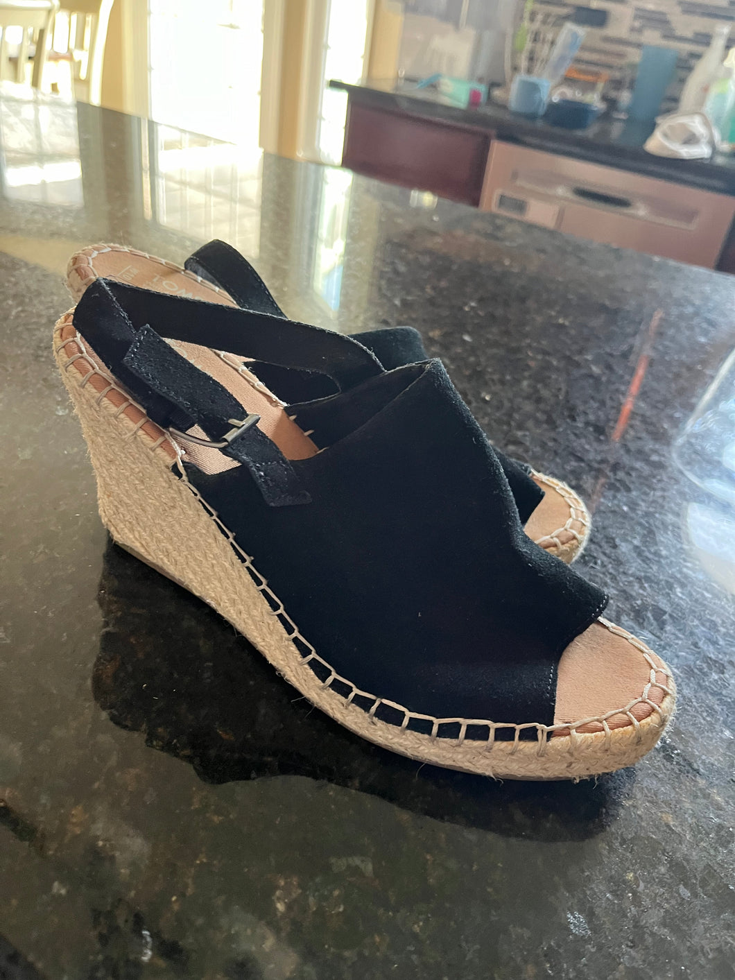 Toms new wedges size 10 10