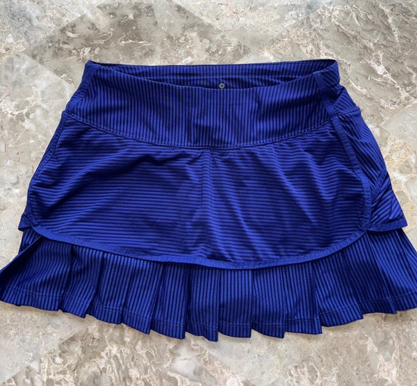 Athleta skirt with built in shorts. Excellent condition XXS
